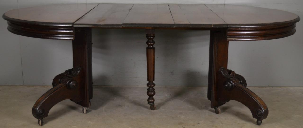 Victorian Round Walnut Banquet Table with 3 Leaves