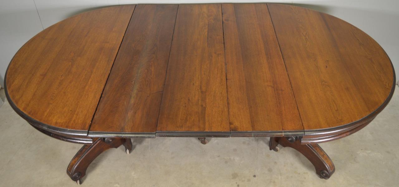 Victorian Round Walnut Banquet Table with 3 Leaves