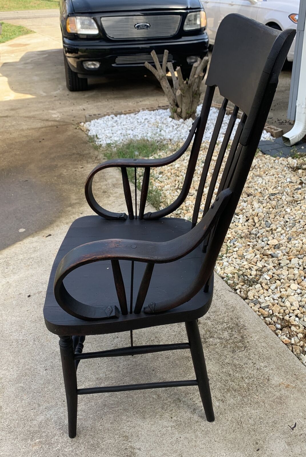 1900-20s Windsor Style Spindle High-Back Wood Armchair
