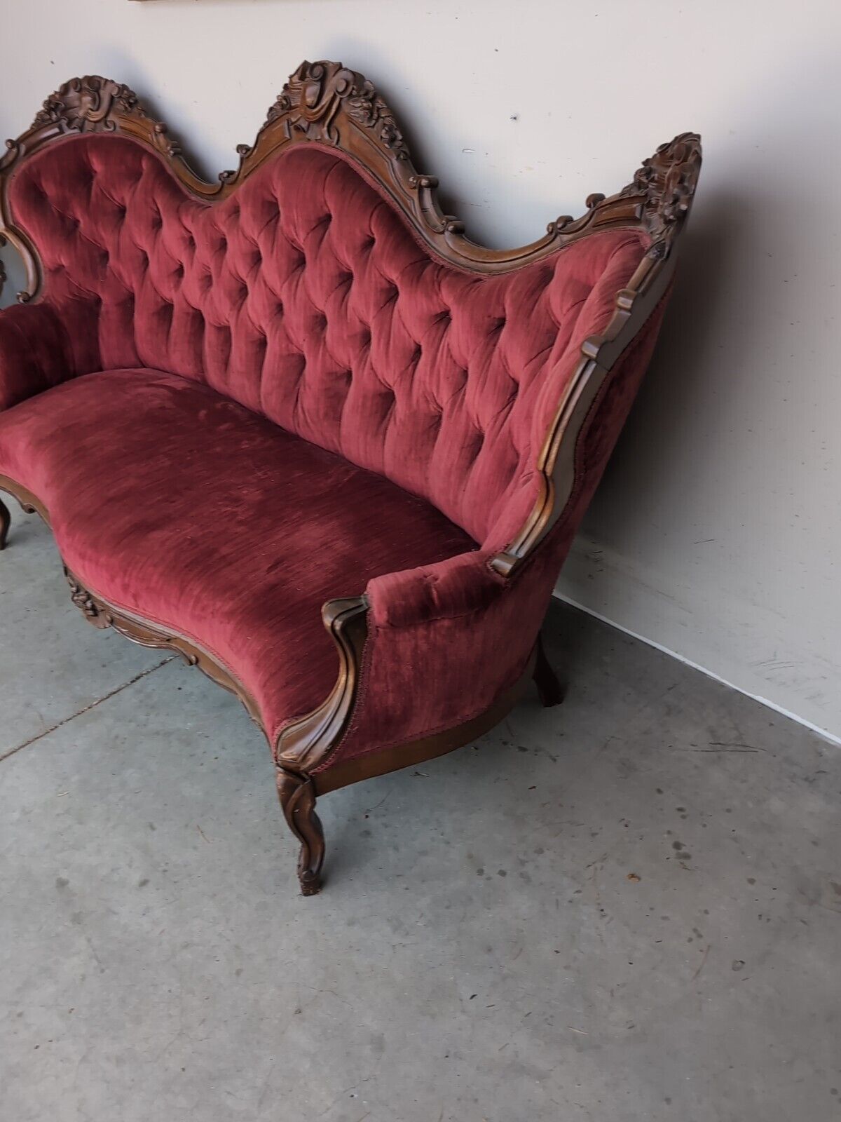 Victorian Rosewood Settee with Intricate Carvings
