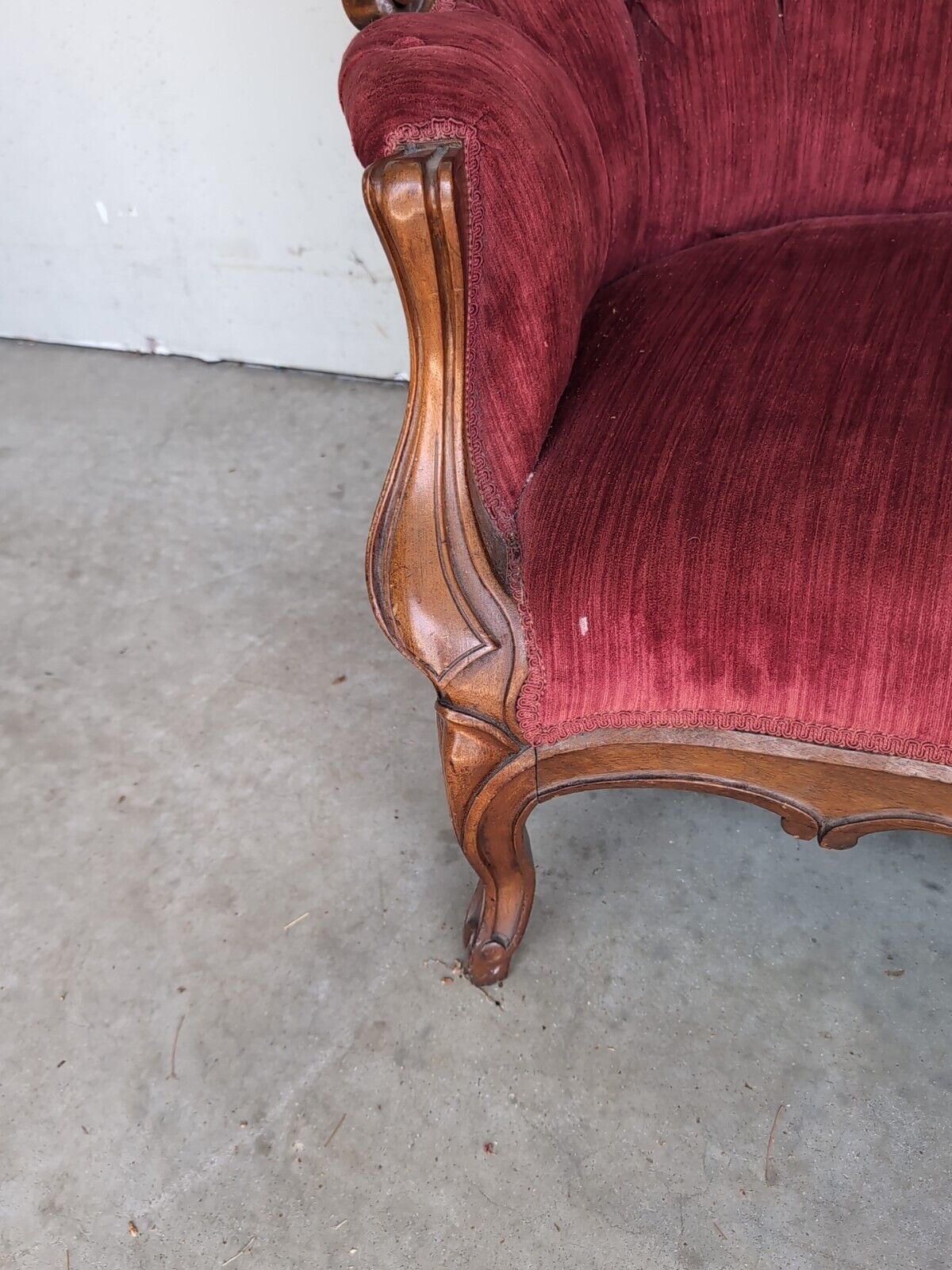 Victorian Rosewood Settee with Intricate Carvings