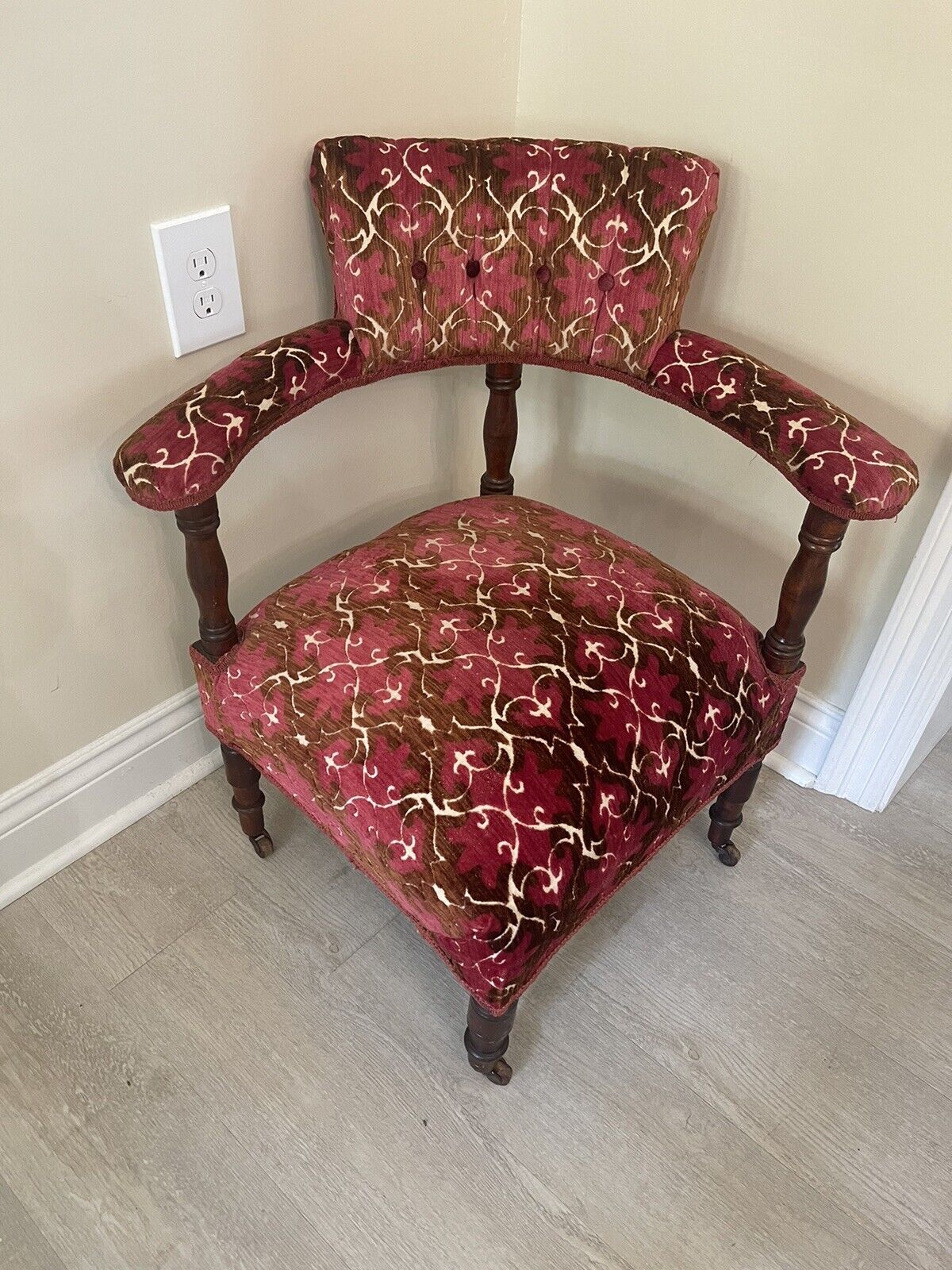 Victorian Corner Chair