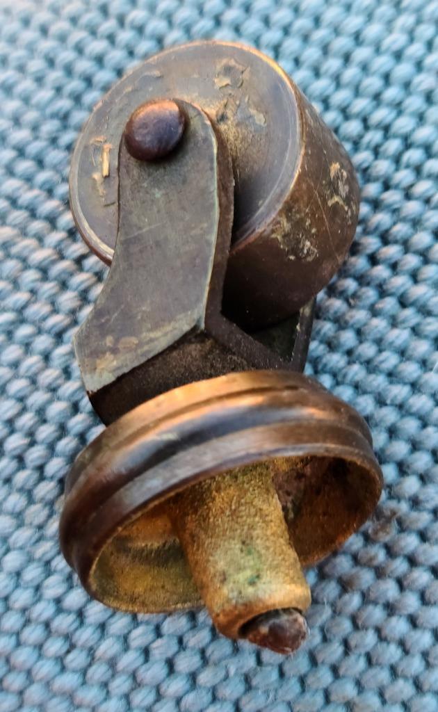 Elegant Vintage Wooden Side Chair with Exquisite Carvings