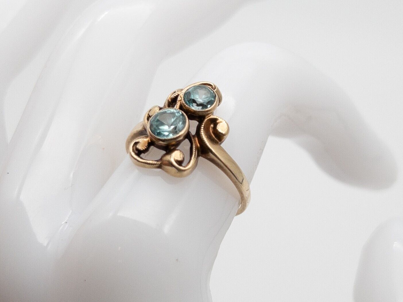 Antique 1900s Edwardian 1.50ct Natural 2 STONE Blue Zircon 10k Yellow Gold Ring