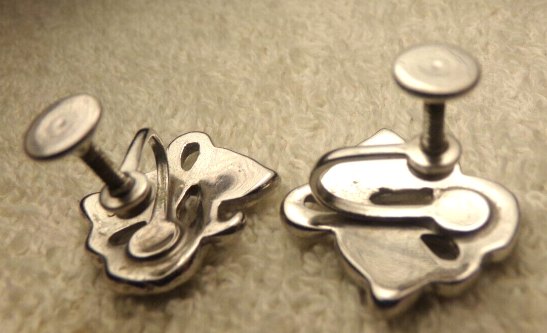 ANTIQUE VICTORIAN 1900'S SILVER RHODIUM PL. MARCASITE LILY SCREWBACK EARRINGS