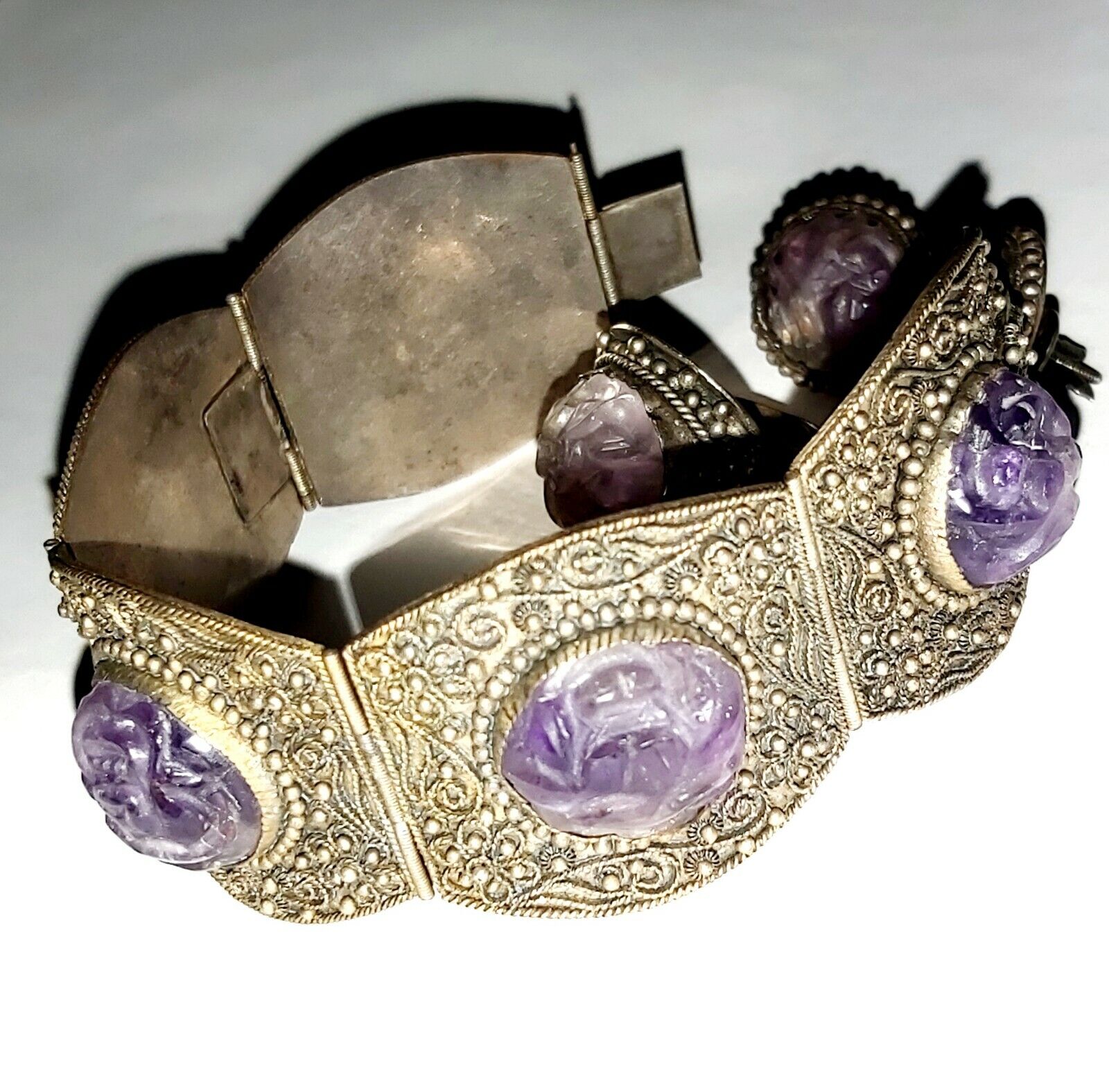 ANTIQUE CHINESE SET W/ CARVED AMETHYSTS - BRACELET, RING, EARRINGS. 1900s