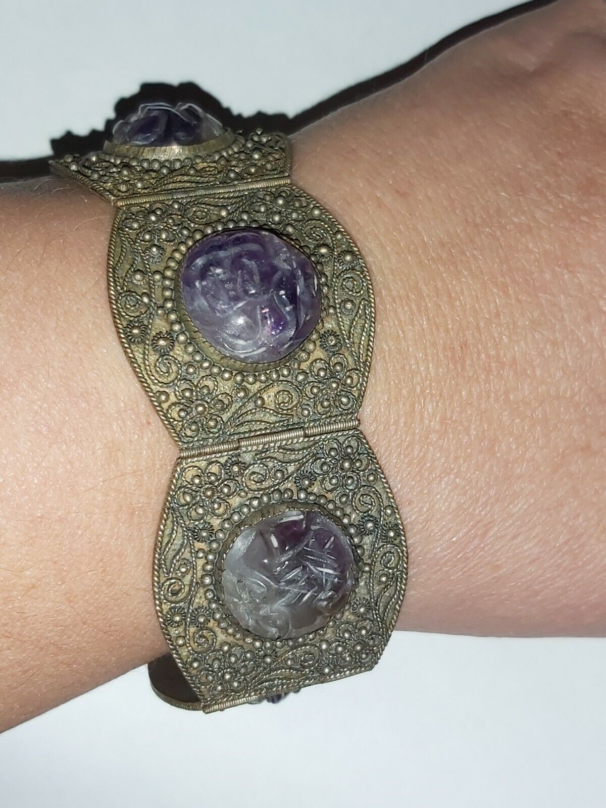 ANTIQUE CHINESE SET W/ CARVED AMETHYSTS - BRACELET, RING, EARRINGS. 1900s