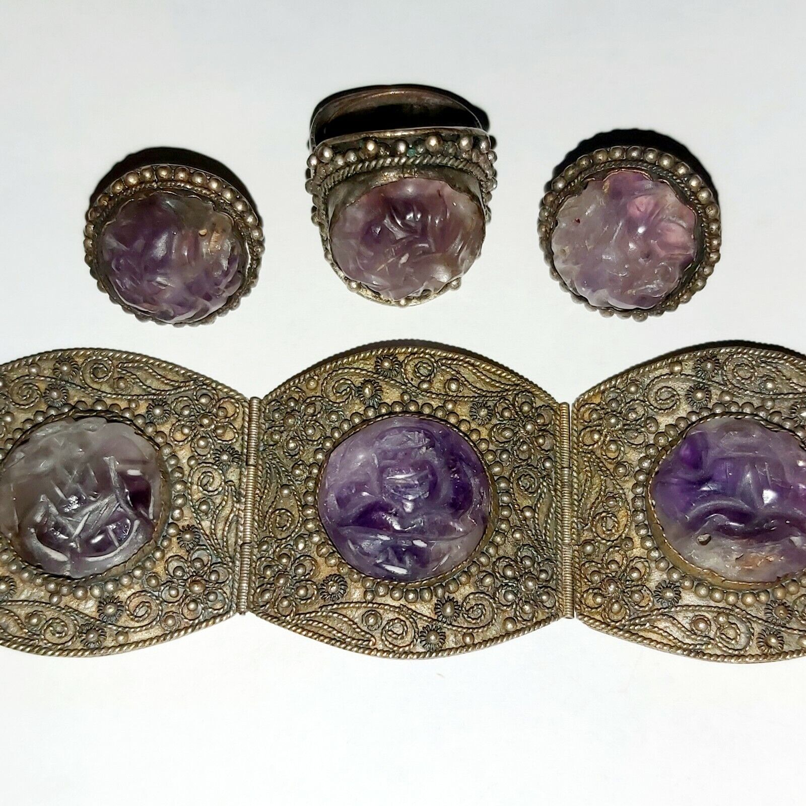 ANTIQUE CHINESE SET W/ CARVED AMETHYSTS - BRACELET, RING, EARRINGS. 1900s