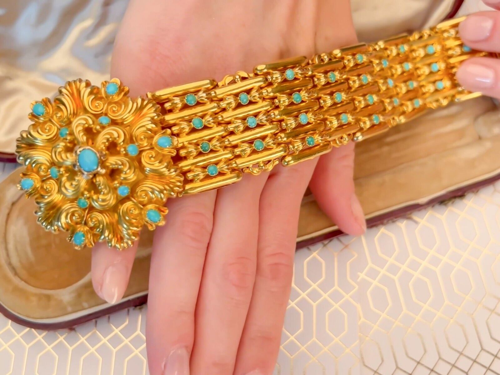 Superlative Georgian 18k Gold Turquoise Wide Link Bracelet Original Box c. 1830