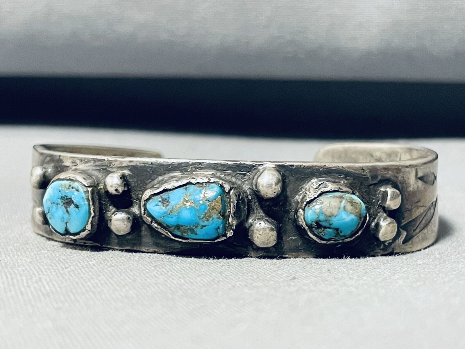 LATE 1800s / EARLY 1900'S INGOT SILVER VINTAGE MORENCI TURQUOISE NAVAJO BRACELET