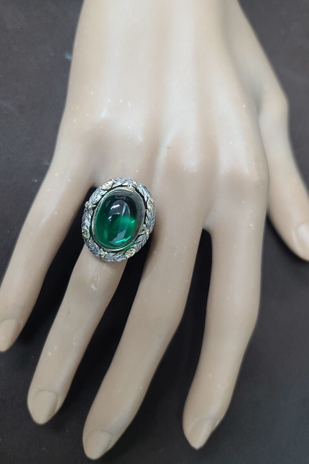 VINTAGE 14K TWO-TONE GOLD RING 10.65CT. GREEN EMERALD CABOCHON OVAL CIRC 1900'S