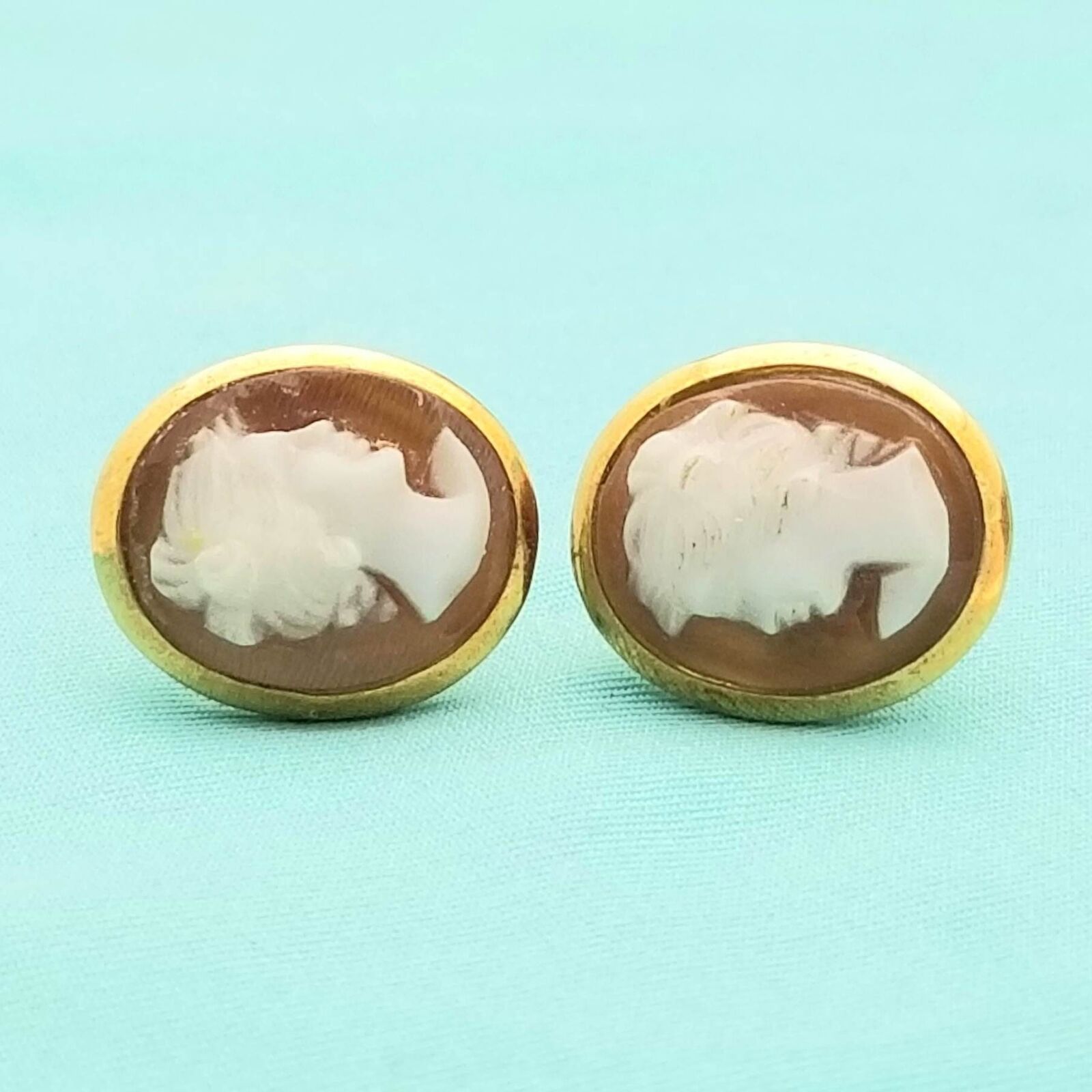 14K Cameo Shell Stud Earrings-1900s-Yellow Gold-Hand Carved 9/16'' Long-Vintage