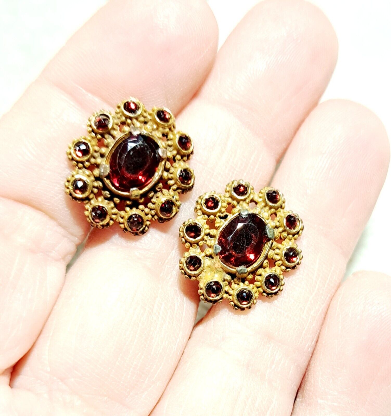 ** Early 1900's Victorian Bohemian Garnet Screw Back Earrings **