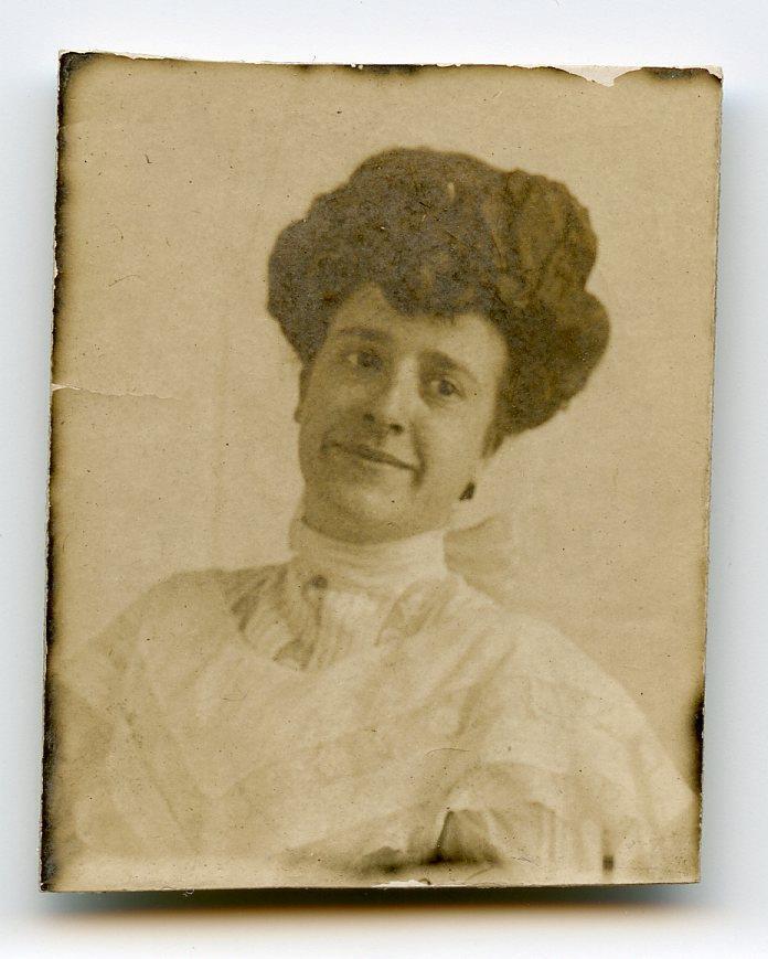 P927 Vtg PHOTO BOOTH HIGH COLLAR VICTORIAN WOMAN EARRINGS c Early 1900's