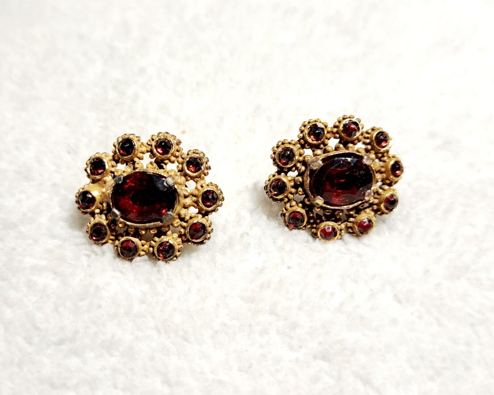 ** Early 1900's Victorian Bohemian Garnet Screw Back Earrings **