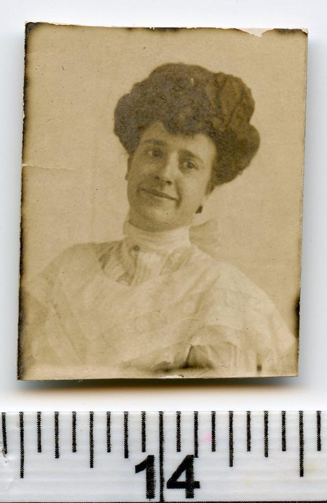P927 Vtg PHOTO BOOTH HIGH COLLAR VICTORIAN WOMAN EARRINGS c Early 1900's