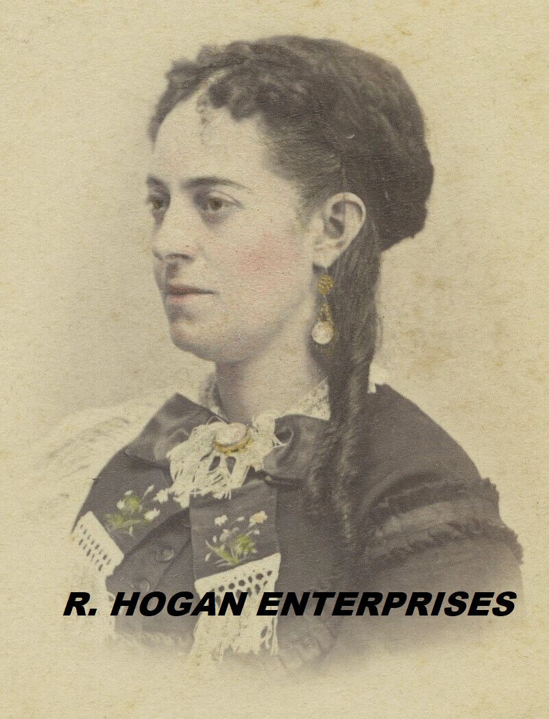 Vintage 1800's WOMAN WEARING EARRING CAMEO BROOCH CDV CARD PHOTO N3E