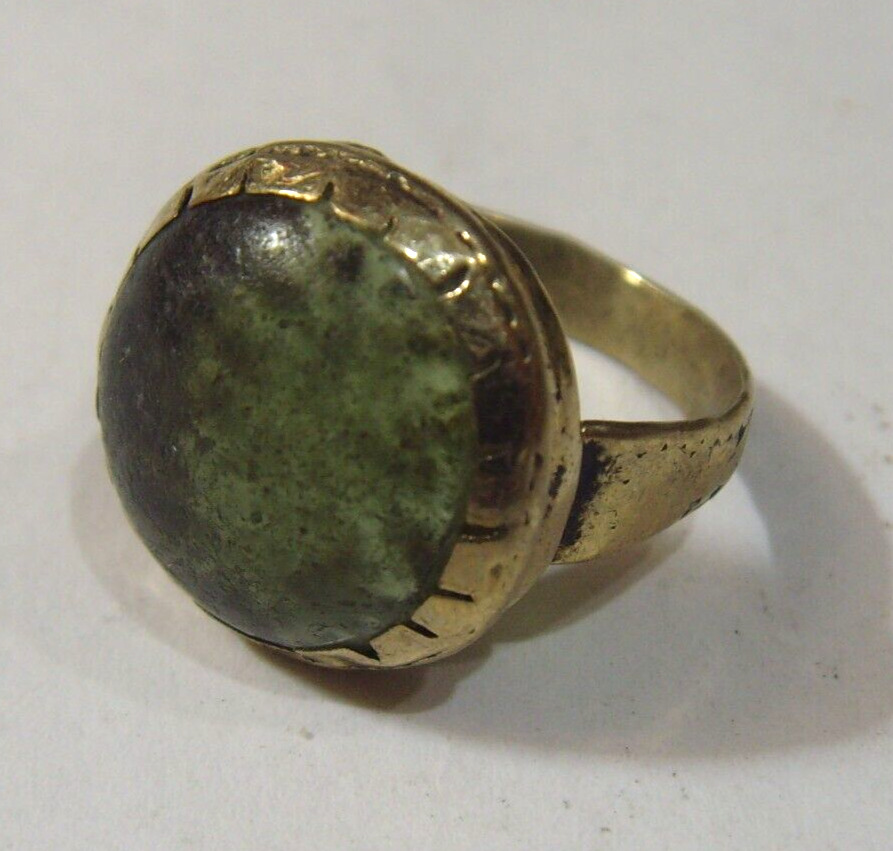 1700s antique tribal wedding ring sz 8 Dagestan central Asia green stone hf1721