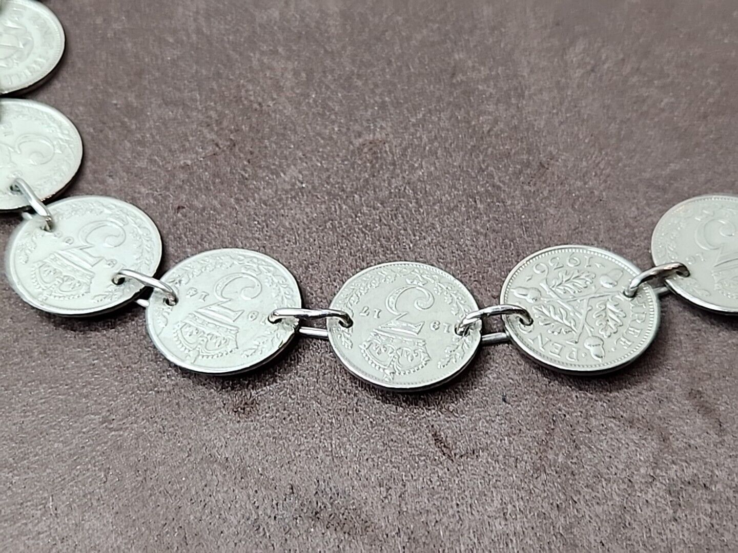 VINTAGE EARLY 1900s BRITISH 3 PENCE SILVER COIN NECKLACE