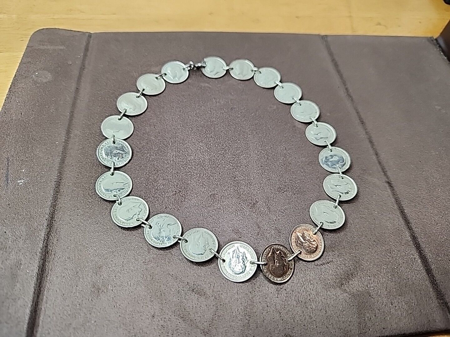 VINTAGE EARLY 1900s BRITISH 3 PENCE SILVER COIN NECKLACE