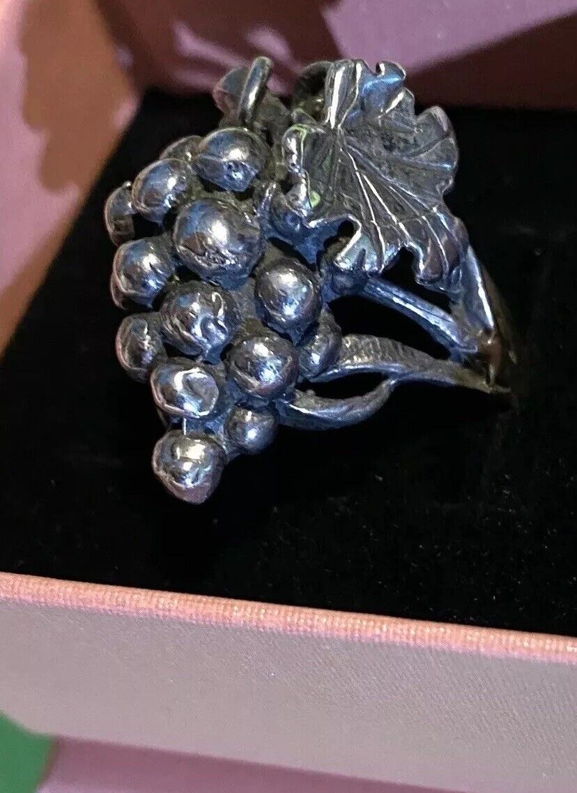 13g Antique early 1900’s Art Nouveau Sculpted GRAPES Sterling Silver 925 Ring 10