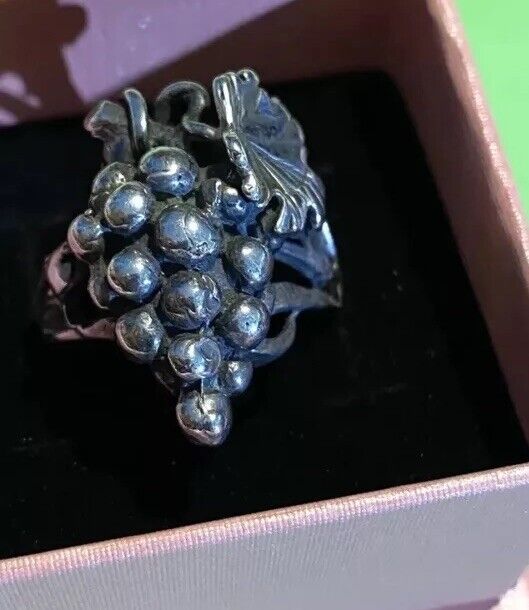 13g Antique early 1900’s Art Nouveau Sculpted GRAPES Sterling Silver 925 Ring 10
