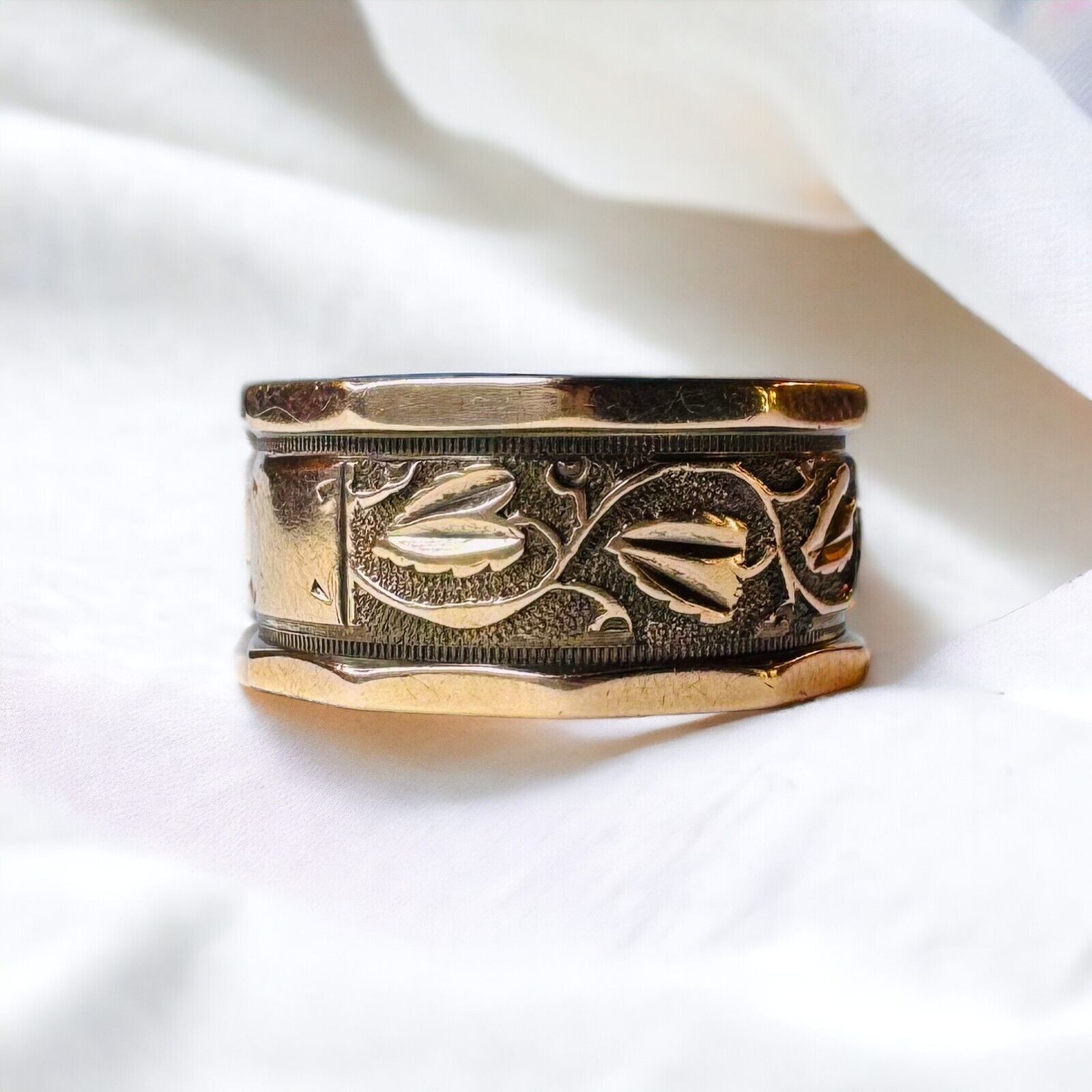 10k Gold Antique Victorian Wedding Band Sz 8 Engraved Grape Leaves 9mm Band 2.3g