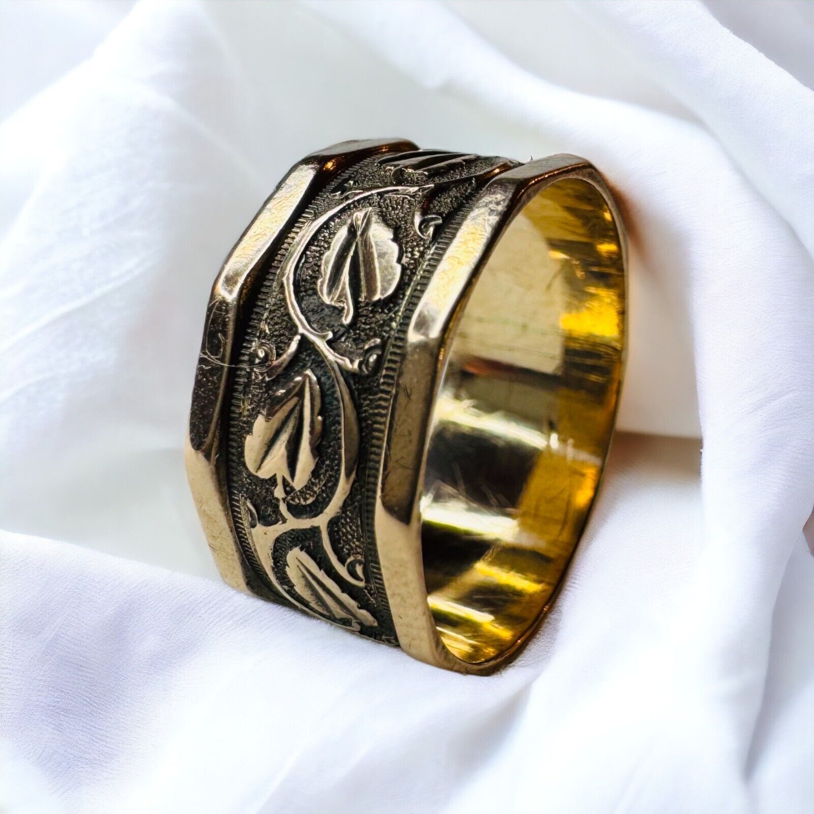 10k Gold Antique Victorian Wedding Band Sz 8 Engraved Grape Leaves 9mm Band 2.3g