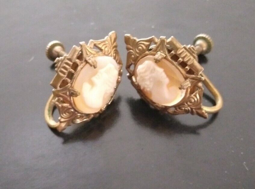 True Vintage Antique Early 1900s Cameo Screw Back Clip Earrings