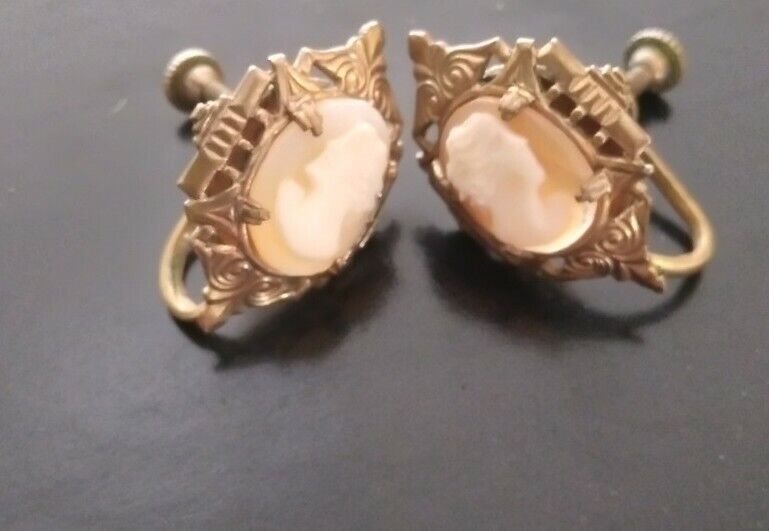 True Vintage Antique Early 1900s Cameo Screw Back Clip Earrings