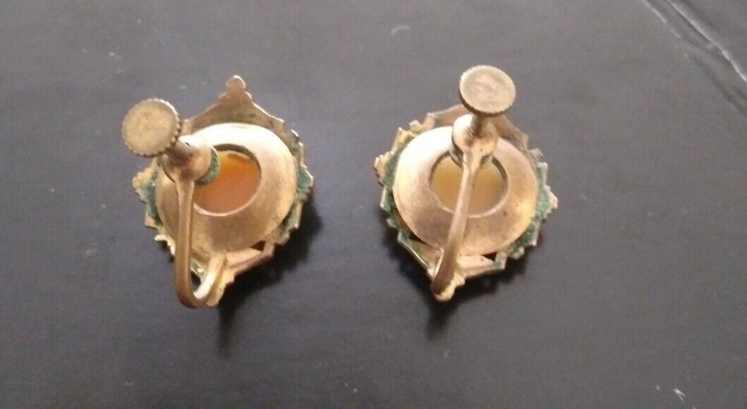 True Vintage Antique Early 1900s Cameo Screw Back Clip Earrings
