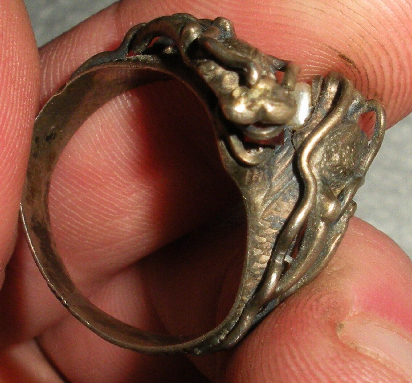 ANTIQUE EARLY 1900S CHINESE EXPORT COILED DRAGON GARNET & PEARL RING SZ 8.5 vafo