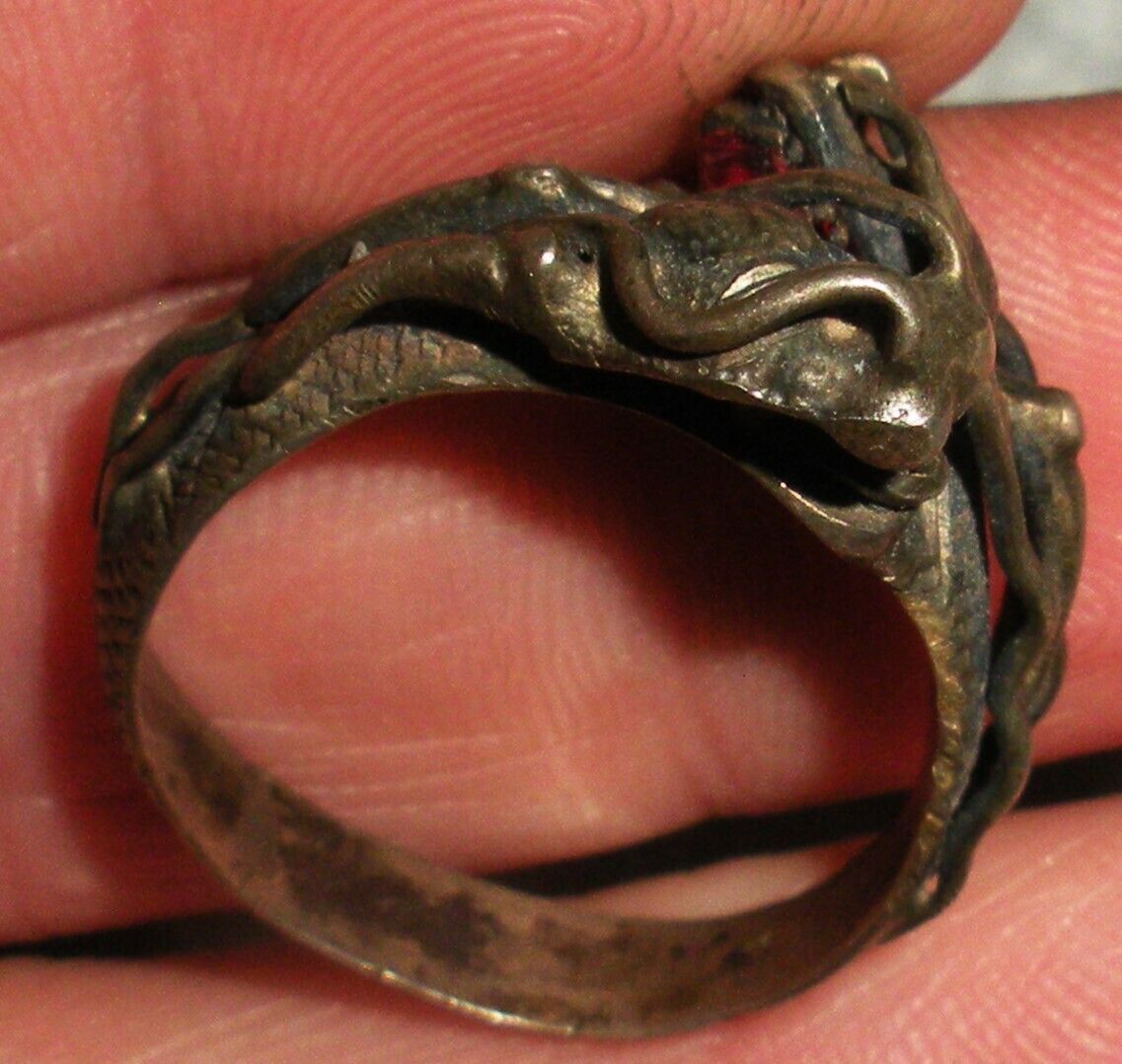ANTIQUE EARLY 1900S CHINESE EXPORT COILED DRAGON GARNET & PEARL RING SZ 8.5 vafo