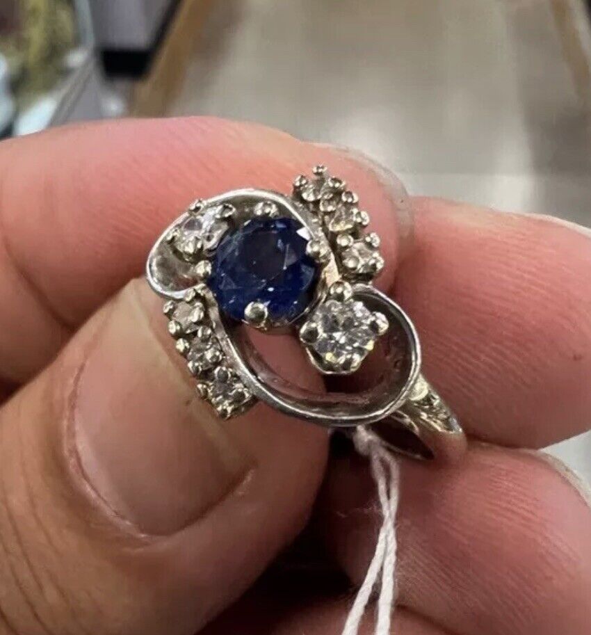 Gorgeous Antique 1900s Natural Diamond & Sapphire White Gold Ring