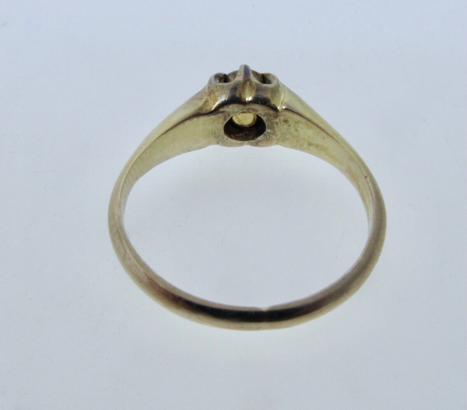 Antique Victorian 1800's 16ct Yellow Gold Diamond Engagement Ring