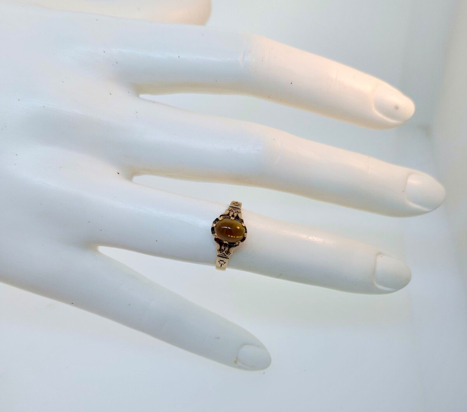 Antique Victorian 1800's 10k Yellow Gold Golden Cabochon Stone Ring