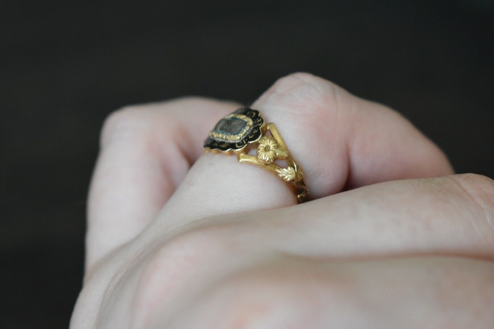 Georgian Mourning Ring Antique Early 1800s Original 18k Gold Black Enamel