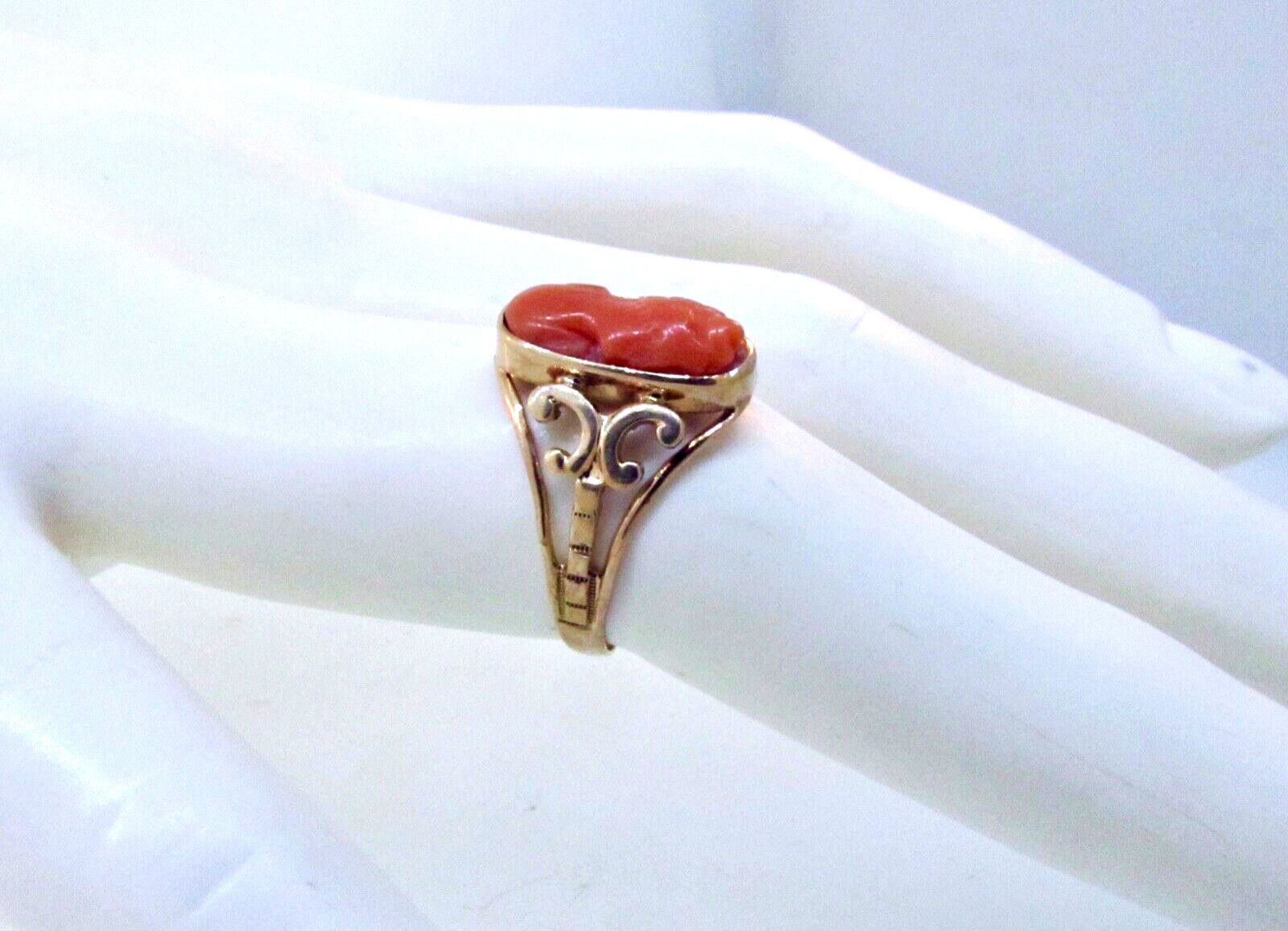 Victorian 1800's 10k Yellow Gold Coral Cameo Ring