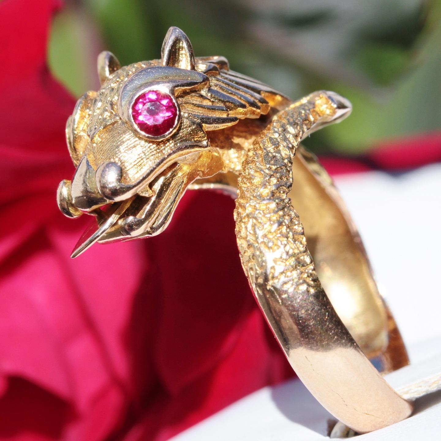 14k yellow gold ring 0.30ct treated ruby dragon sz 8 handmade 1900's 8.2g N2709A
