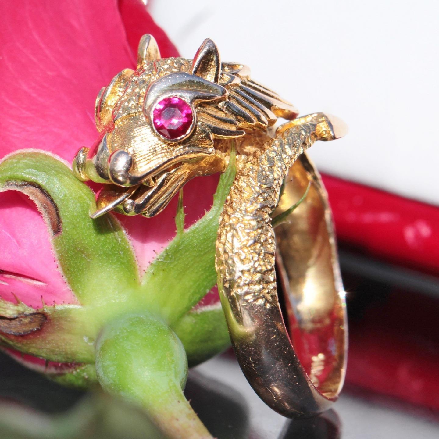 14k yellow gold ring 0.30ct treated ruby dragon sz 8 handmade 1900's 8.2g N2709A