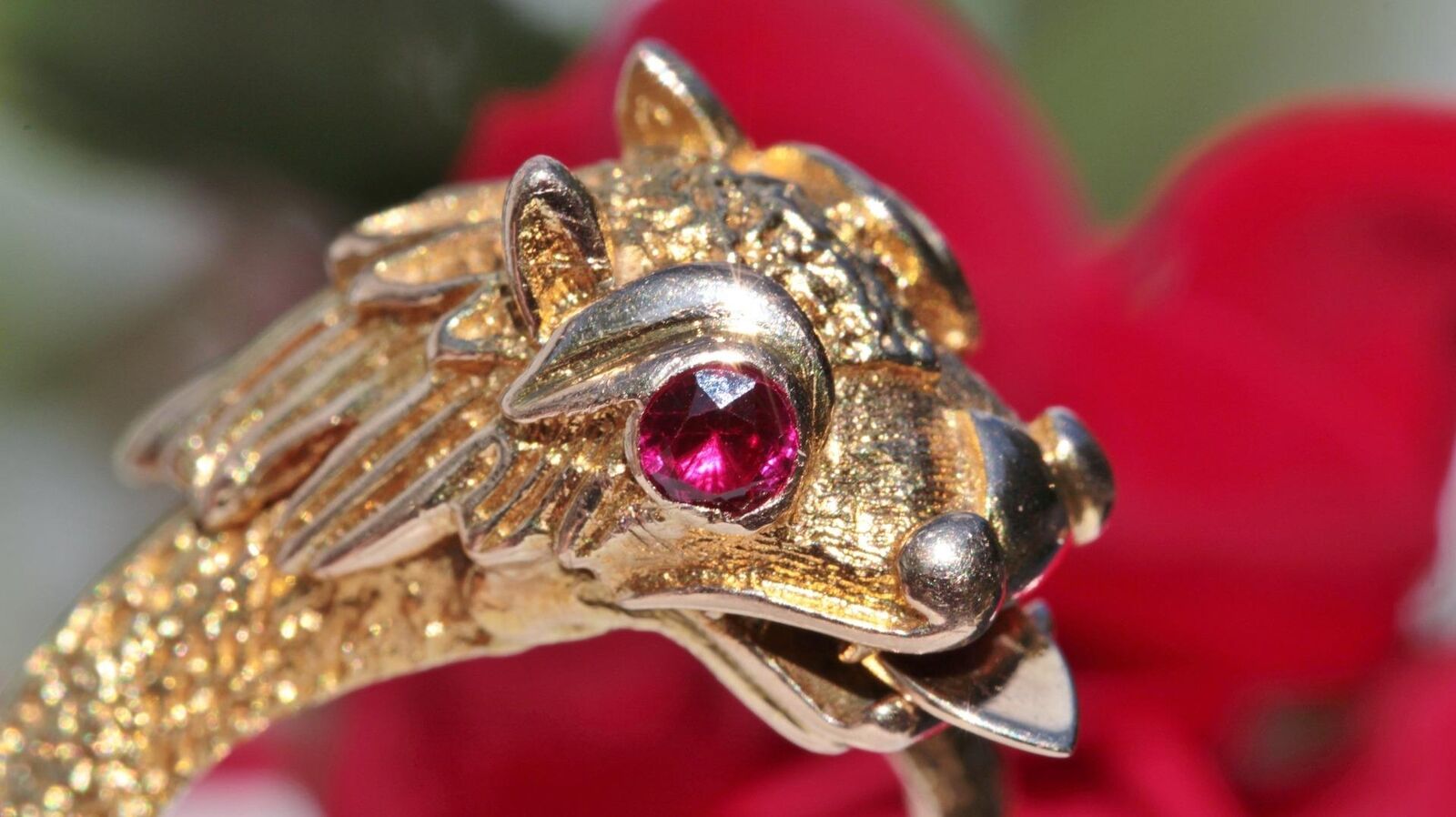 14k yellow gold ring 0.30ct treated ruby dragon sz 8 handmade 1900's 8.2g N2709A