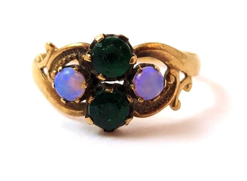 Victorian Ring in 10k Gold, 1900's Vintage Jewelry
