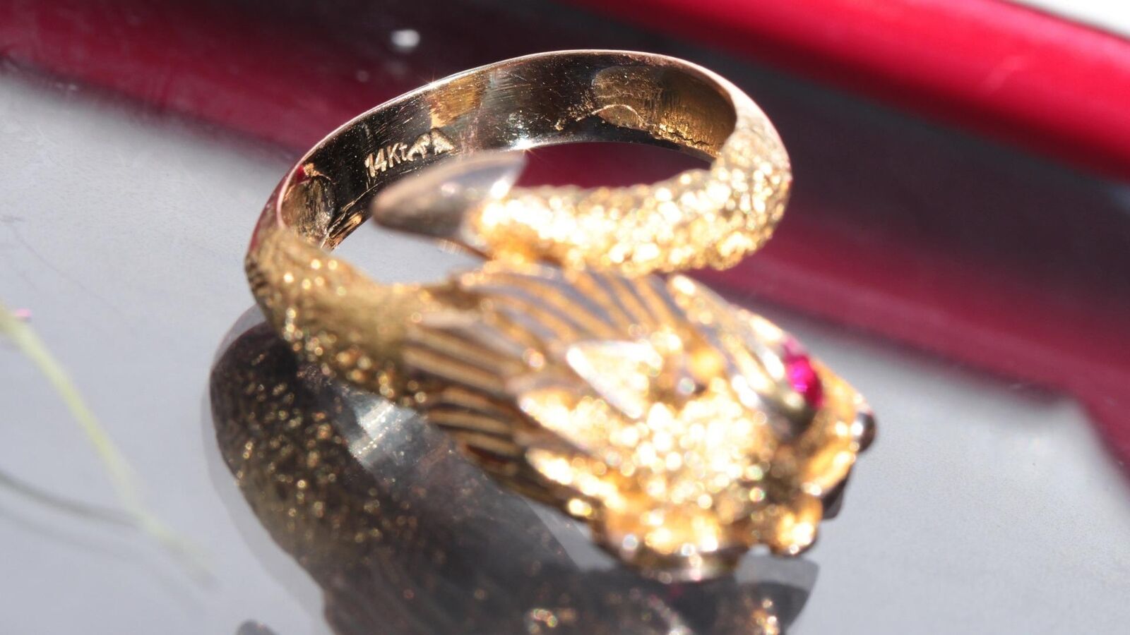 14k yellow gold ring 0.30ct treated ruby dragon sz 8 handmade 1900's 8.2g N2709A