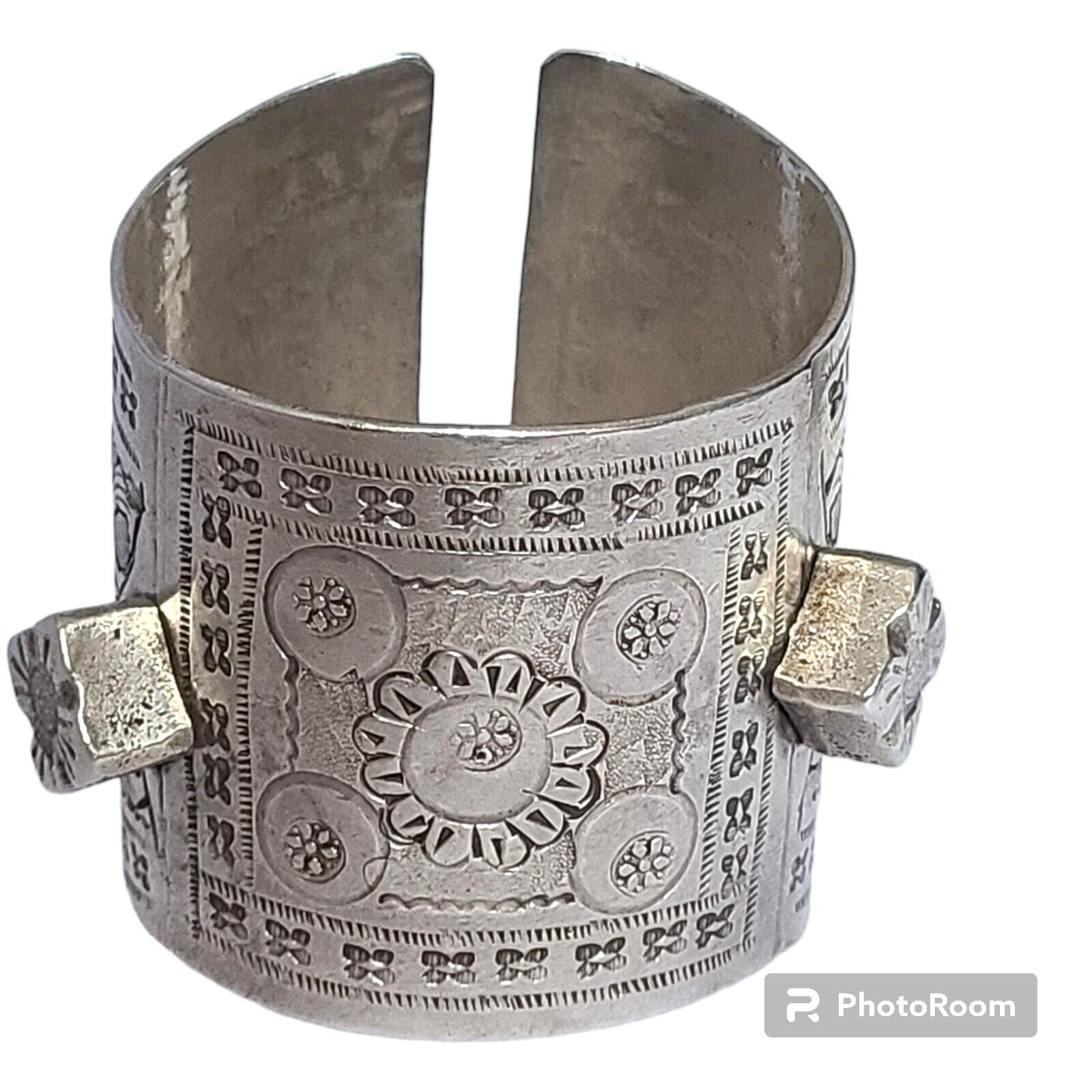 Large Early 1900s berber Bedouin north african 900 silver ethnic bracelet 250gr