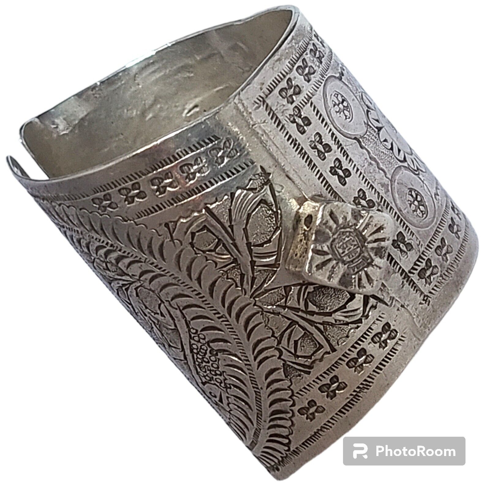 Large Early 1900s berber Bedouin north african 900 silver ethnic bracelet 250gr