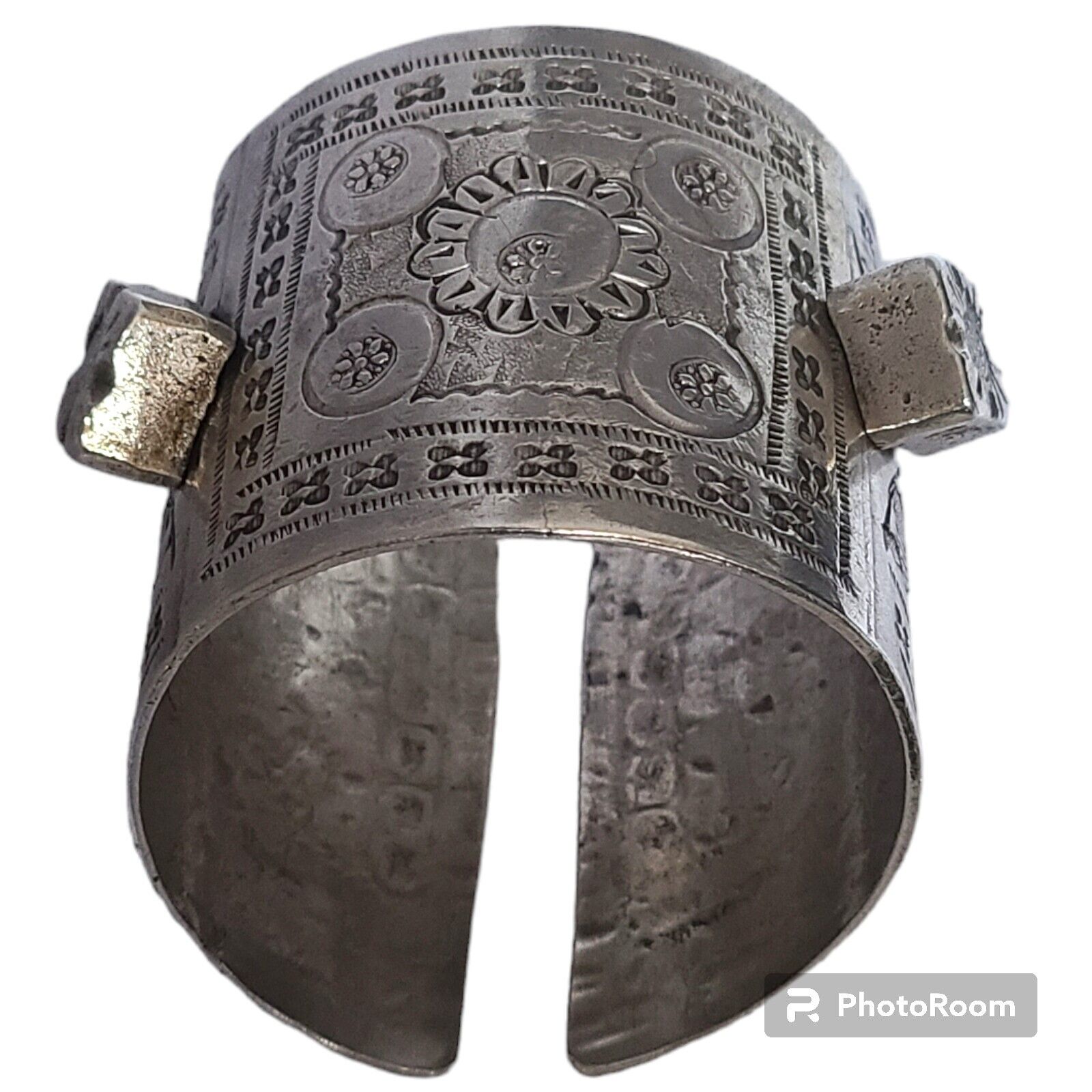 Large Early 1900s berber Bedouin north african 900 silver ethnic bracelet 250gr