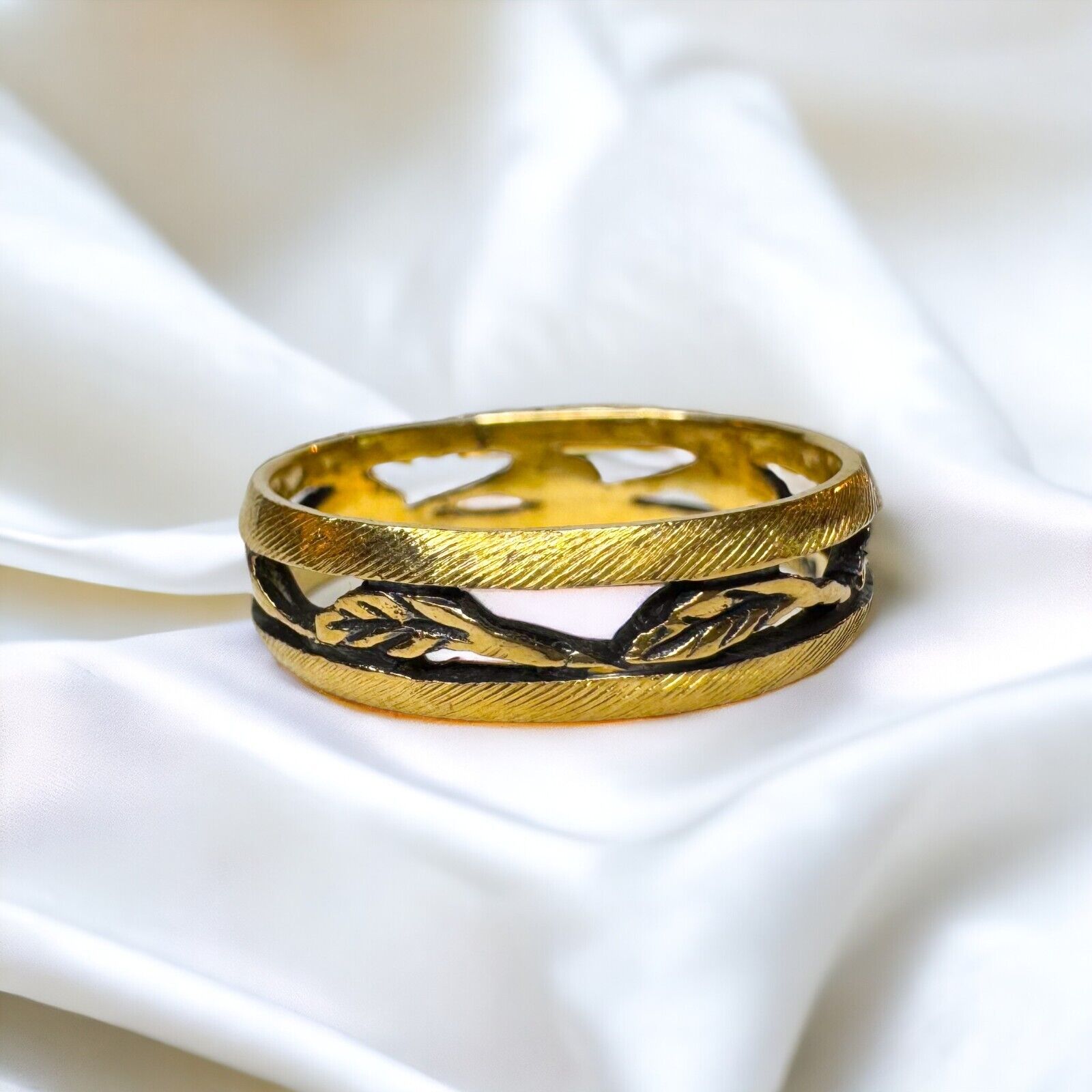 14k Gold Antique Wedding Band Sz 8 Victorian Engraved Leaves 5mm Band Vintage 3g