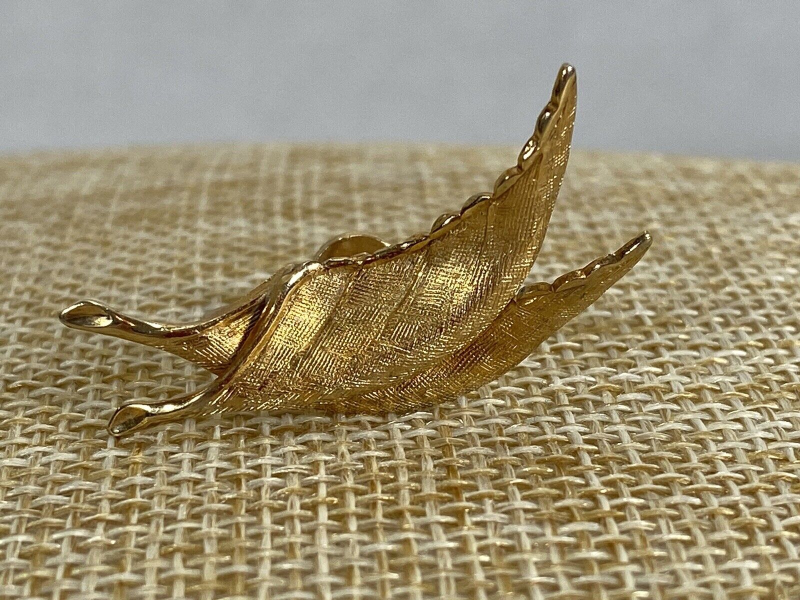 Rare Vintage Giovanni Gold Tone Screw Back Earrings Leaf Early 1900's