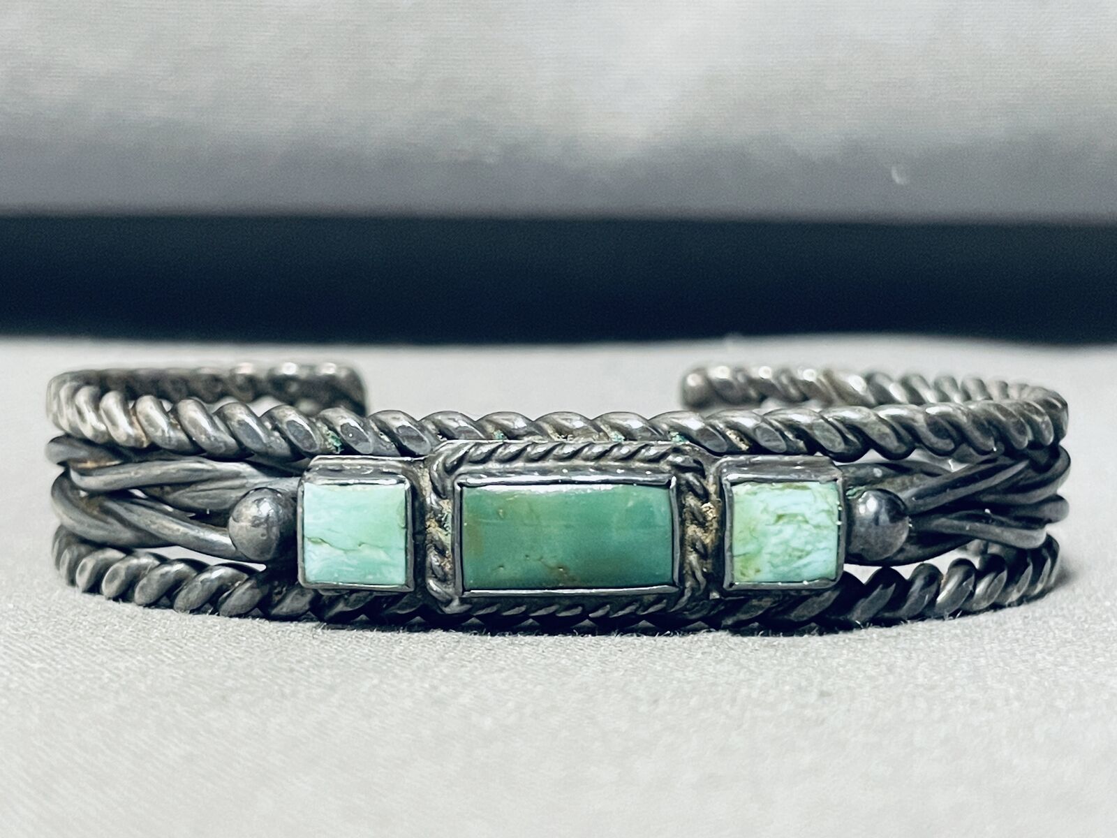 EARLY 1900'S!!!!! VINTAGE NAVAJO CERRILLOS TURQUOISE BRACELET CUFF