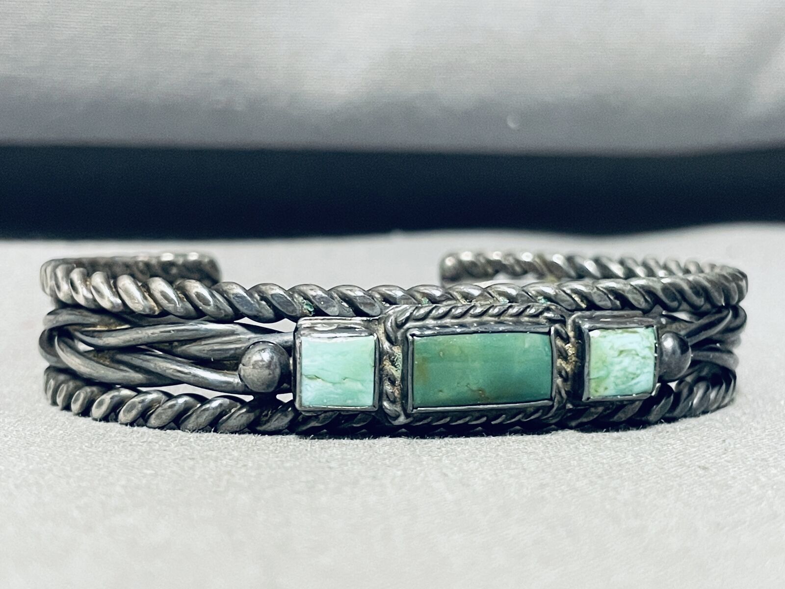EARLY 1900'S!!!!! VINTAGE NAVAJO CERRILLOS TURQUOISE BRACELET CUFF